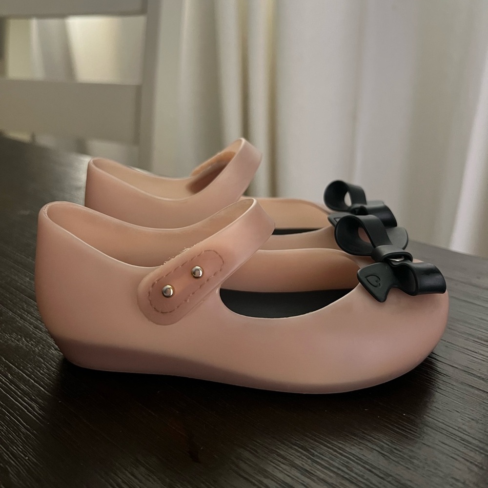 Mini Melissa Pink and Black Bow Size 9